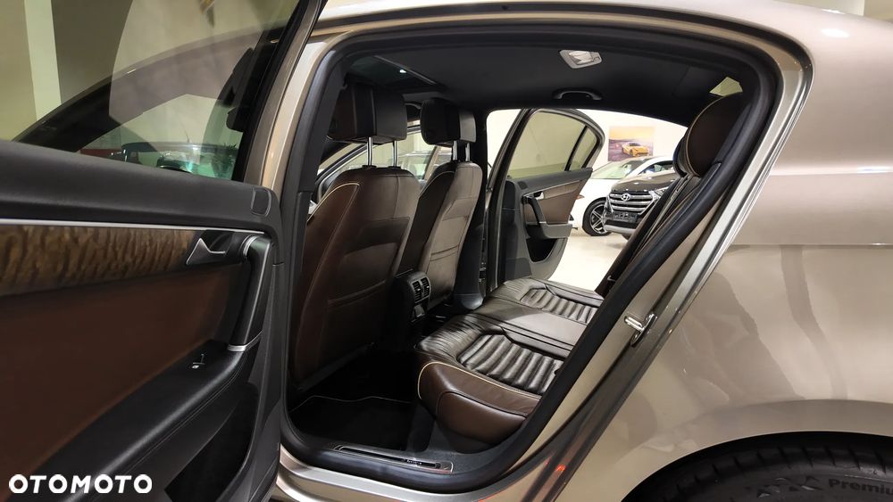 Volkswagen Passat 3.6 V6 4Motion DSG Exclusive - 32