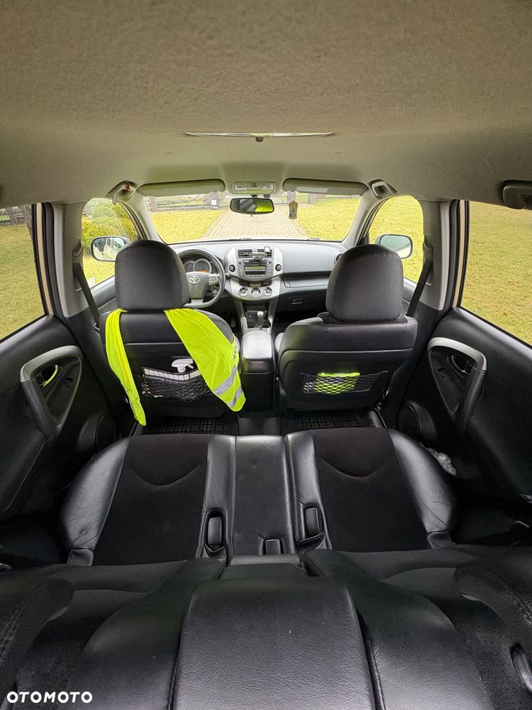 Toyota RAV4 - 6