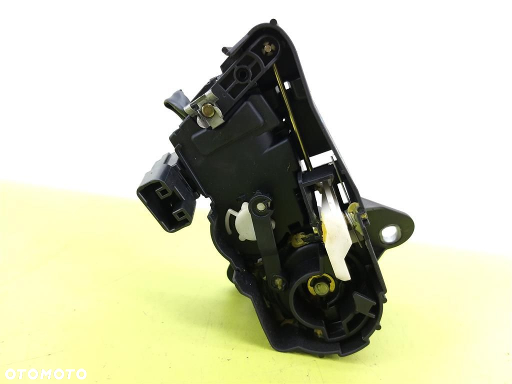 Zamek klapy tylnej Mitsubishi Carisma II 1999-2004 HATCHBACK 2 PINY - 3