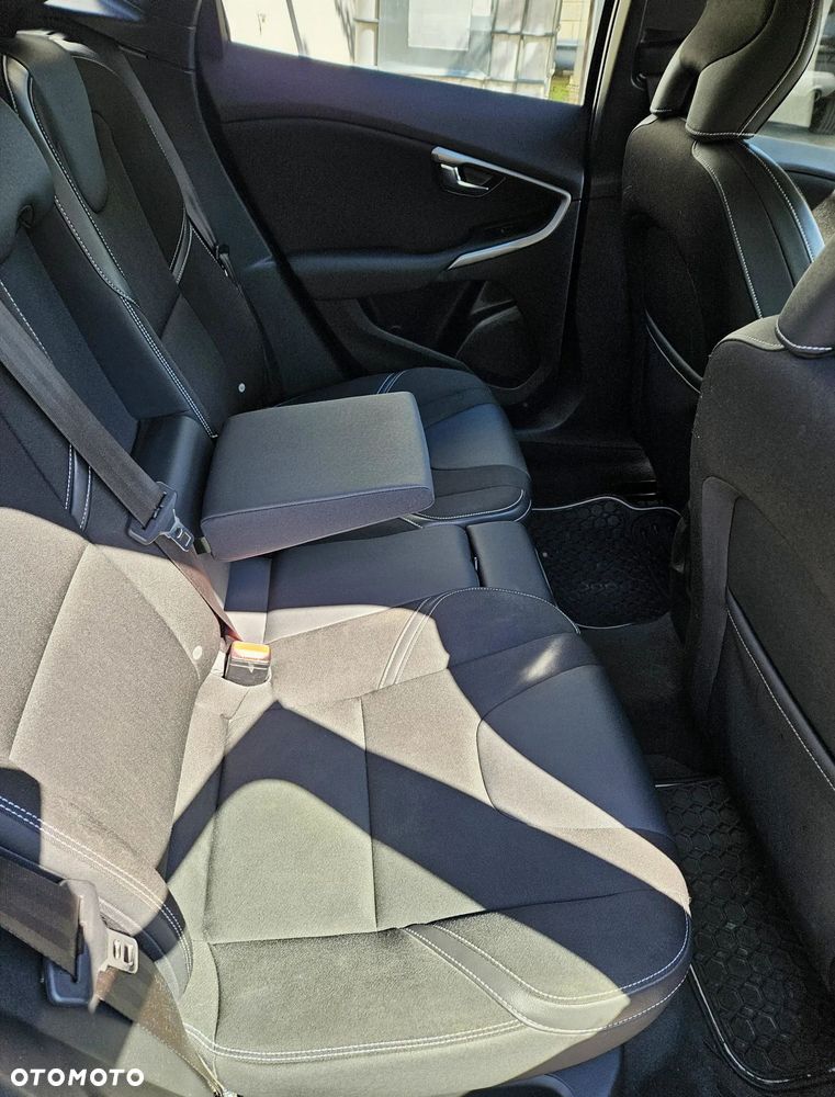 Volvo V40 - 18