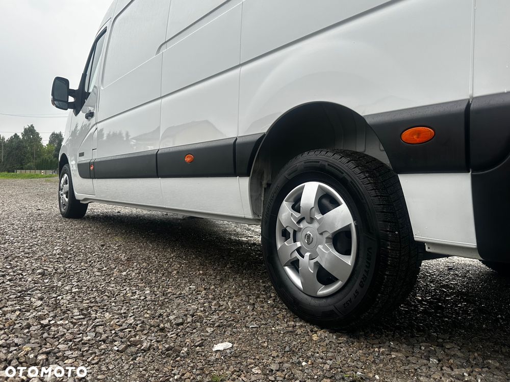Nissan NV400 - 11