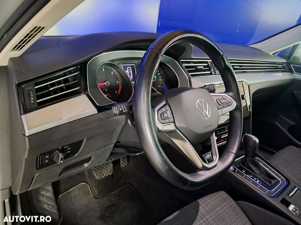Volkswagen Passat - 11