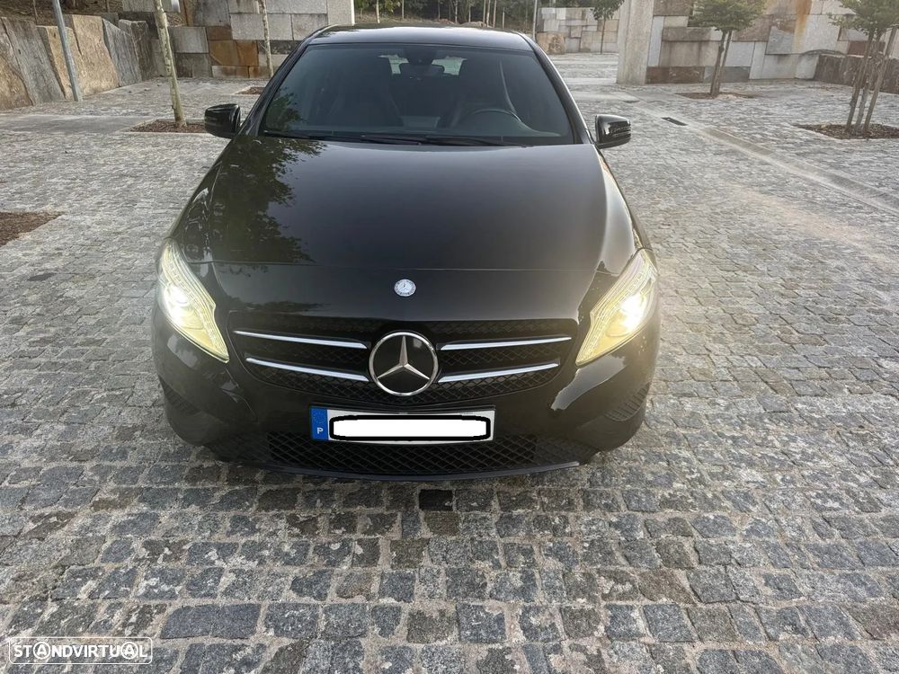 Mercedes-Benz A 180 2014 photo 2