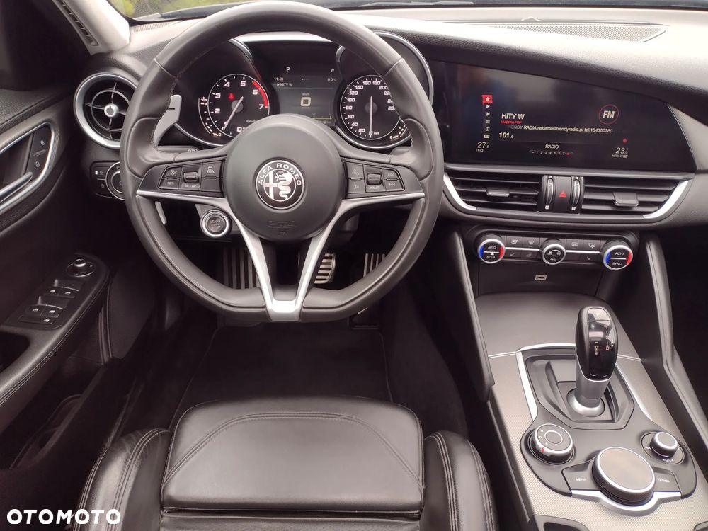 Alfa Romeo Giulia 2.0 Turbo 16V AT8-Q4 Veloce - 17