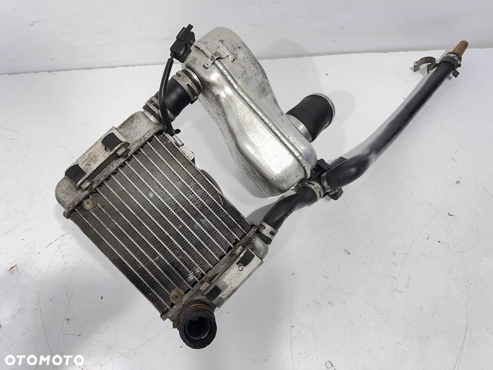Chłodnica kpl   Peugeot Satelis I 125   06-12r - 1