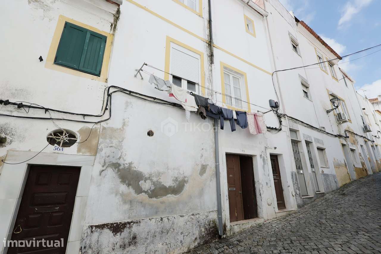 OPORTUNIDADE ÚNICA NO CENTRO HISTÓRICO DE ELVAS – T2 COM ELEVADO POTEN - Grande imagem: 2/14