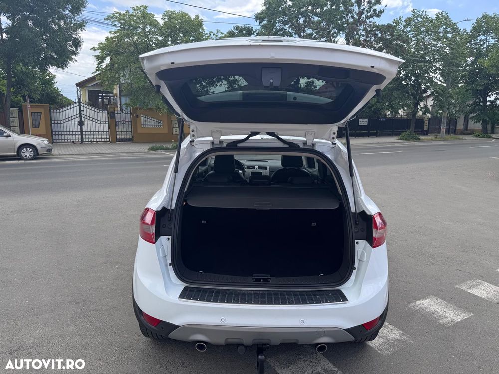 Ford Kuga - 10