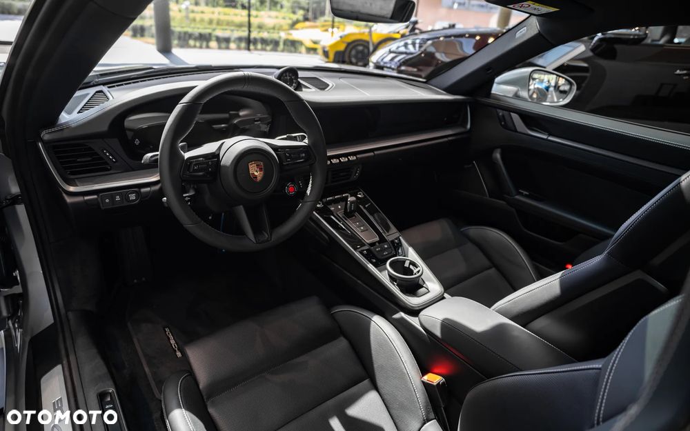 Porsche 911 Carrera S - 9