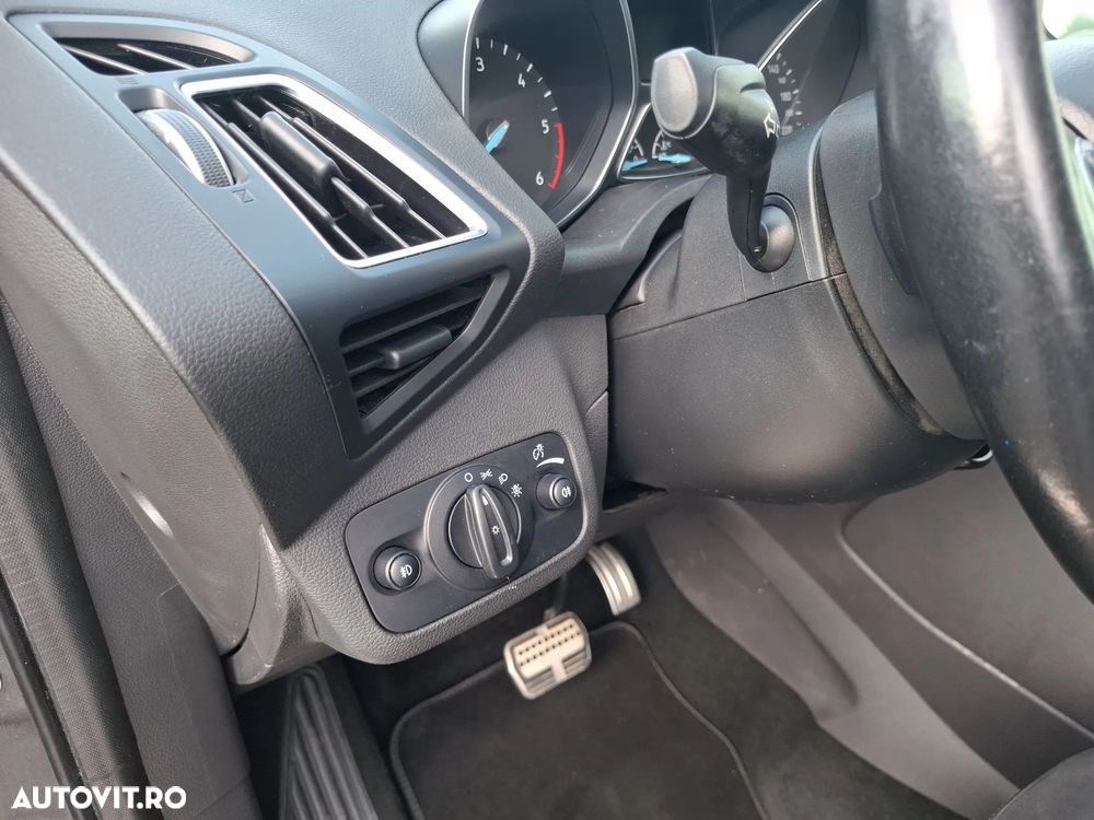 Ford Kuga 2.0 TDCi 4WD Powershift ST-Line - 21