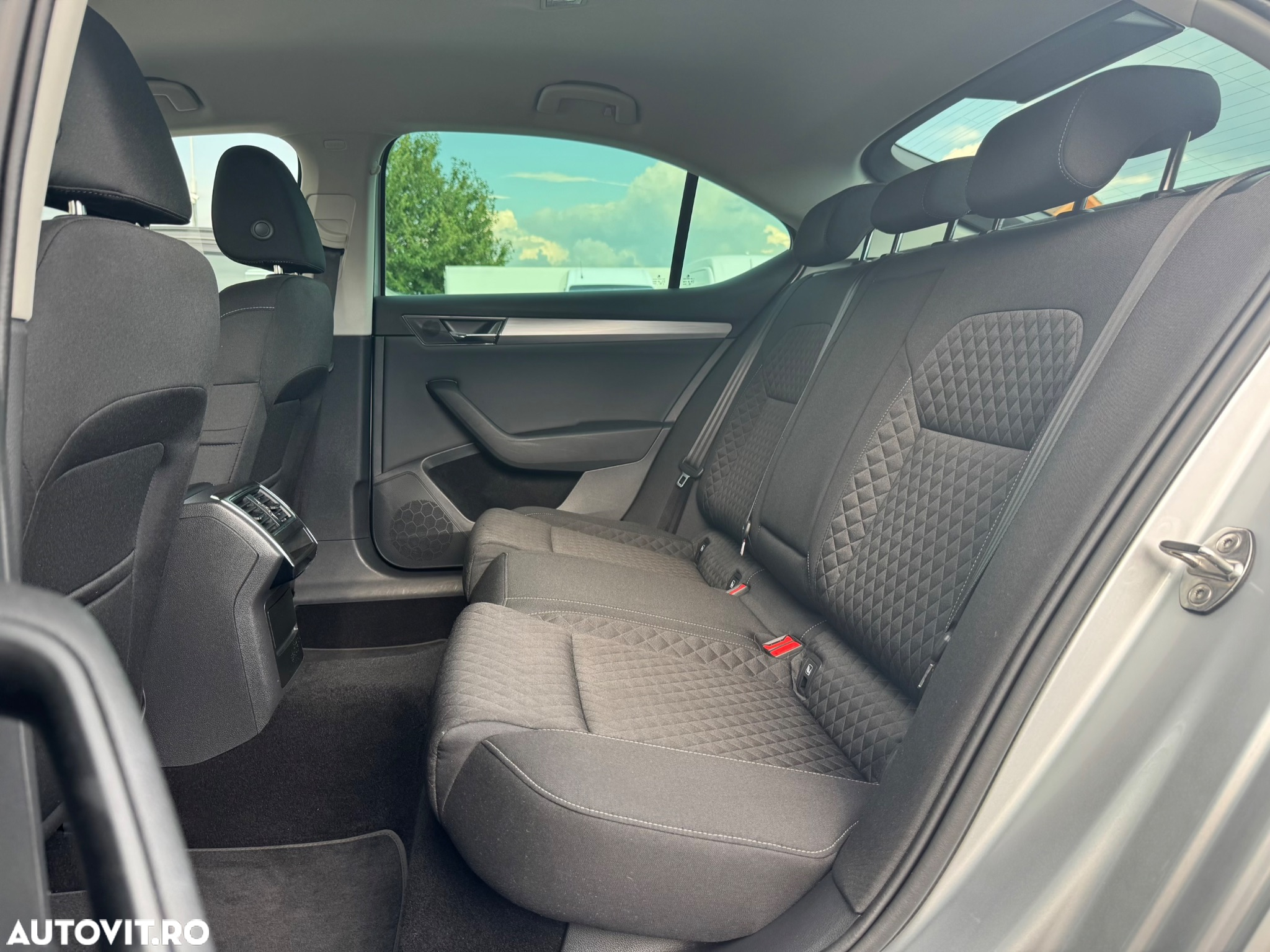 Skoda Superb 2.0 TDI DSG Style - 14