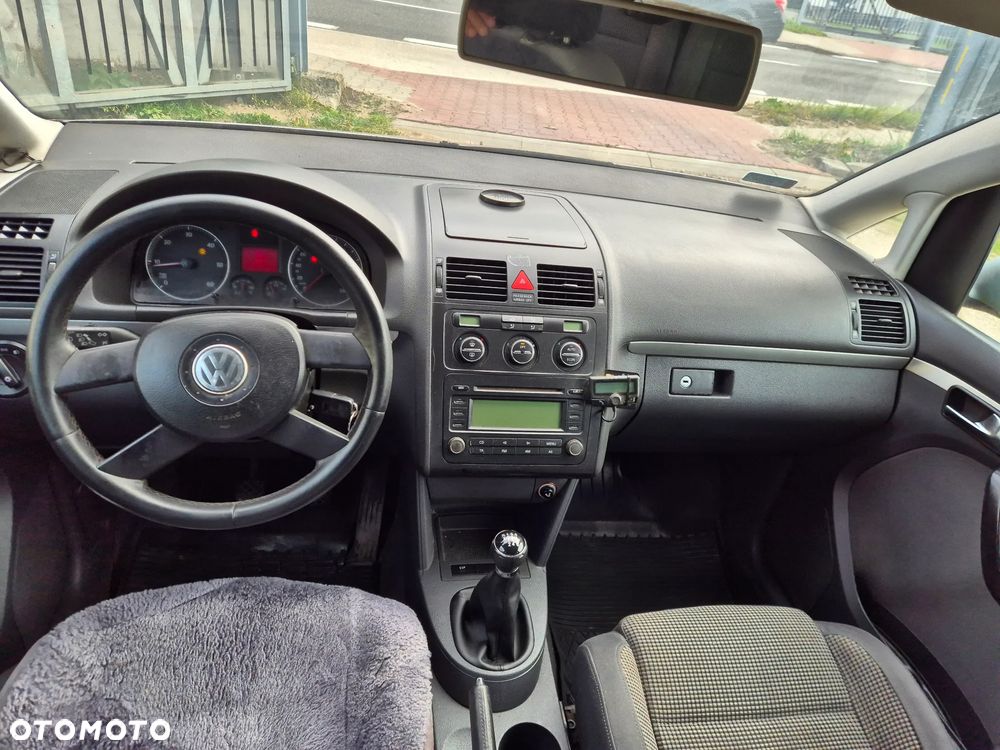 Volkswagen Touran - 6