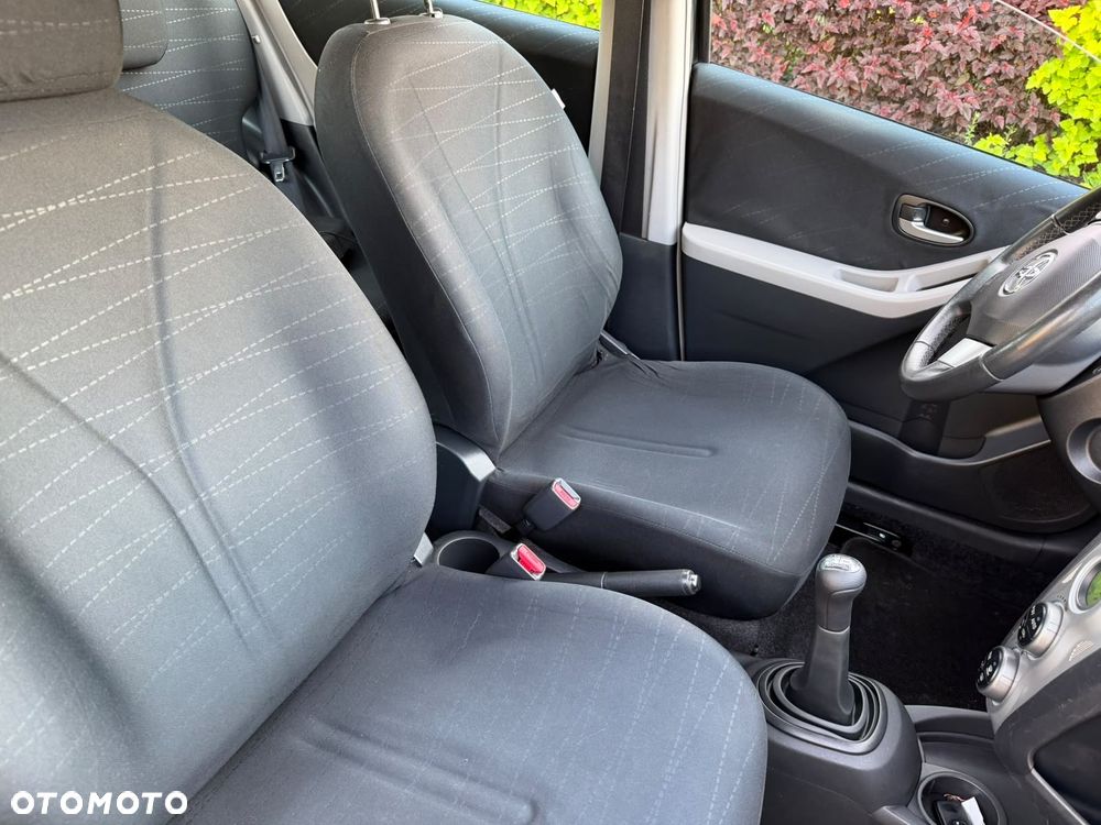 Toyota Yaris 1.3 VVT-i Executive - 19