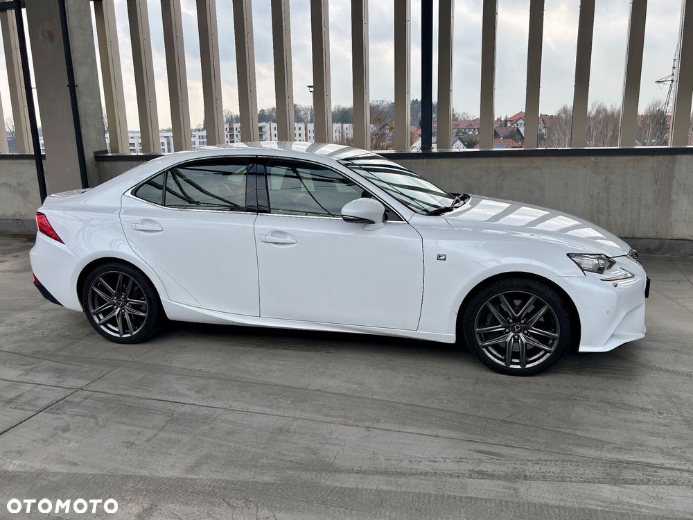 Lexus IS 200t F Sport - 5