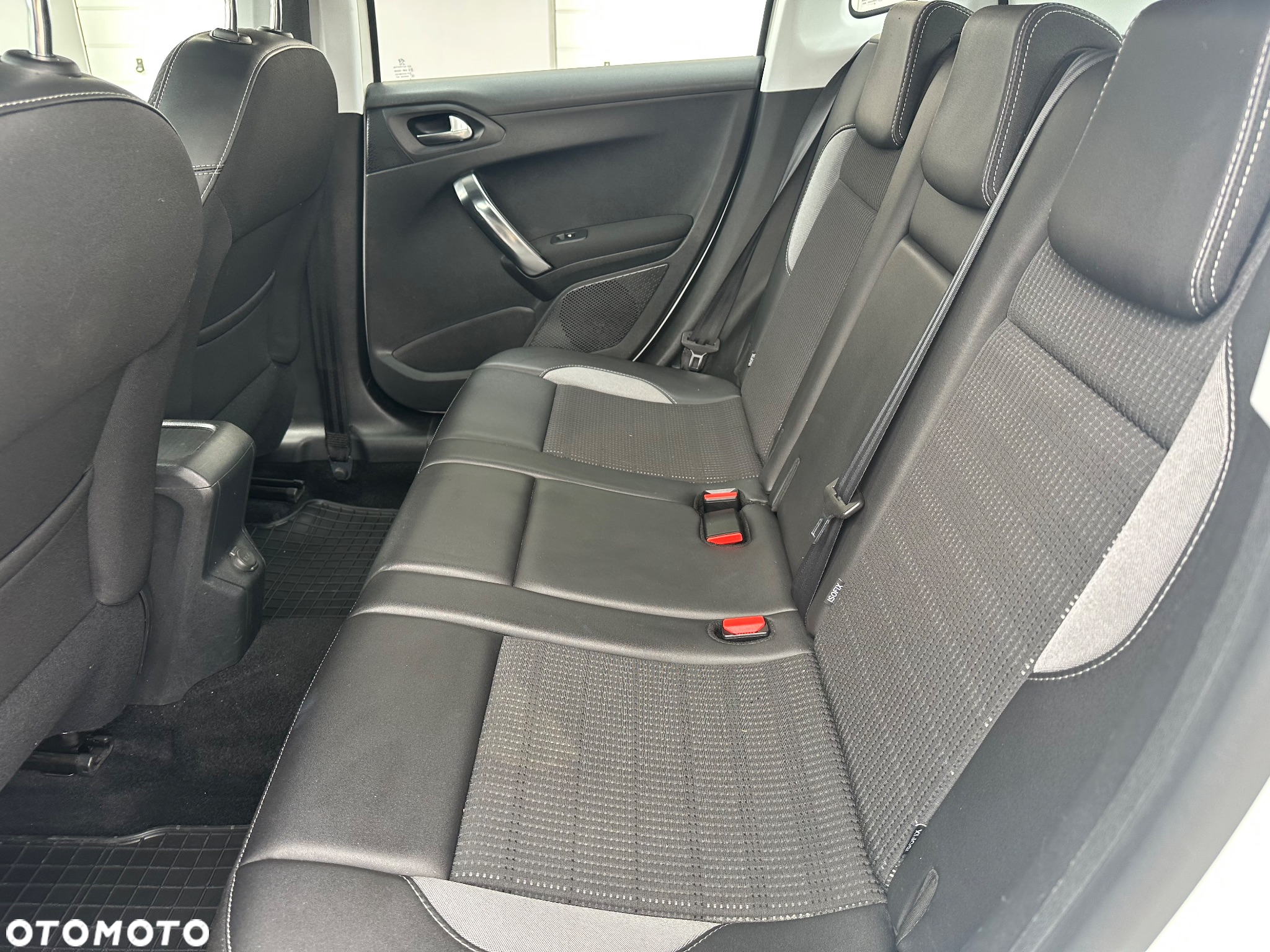 Peugeot 2008 1.6 BlueHDi Allure - 18
