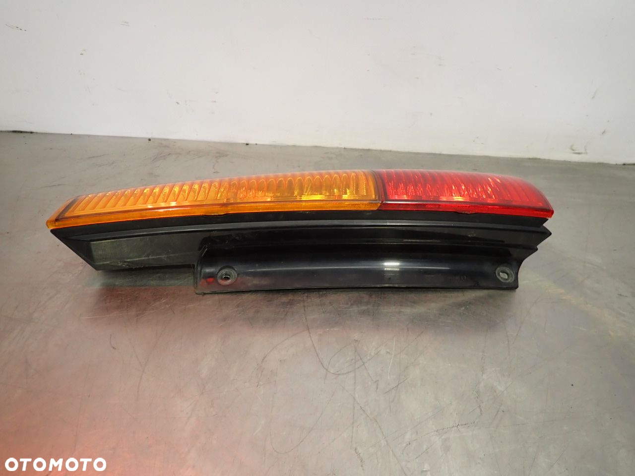 LAMPA PRAWA TYLNA SUBARU JUSTY III - 3