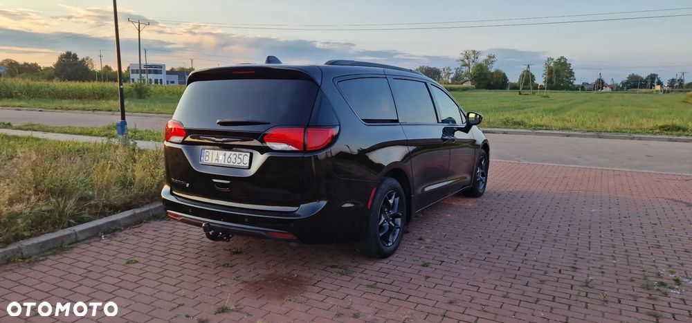 Chrysler Pacifica - 35