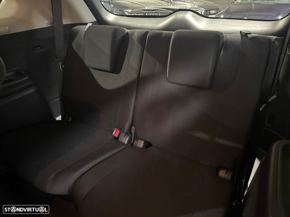 Mitsubishi Outlander 2.0 Kaiteki CVT - 27