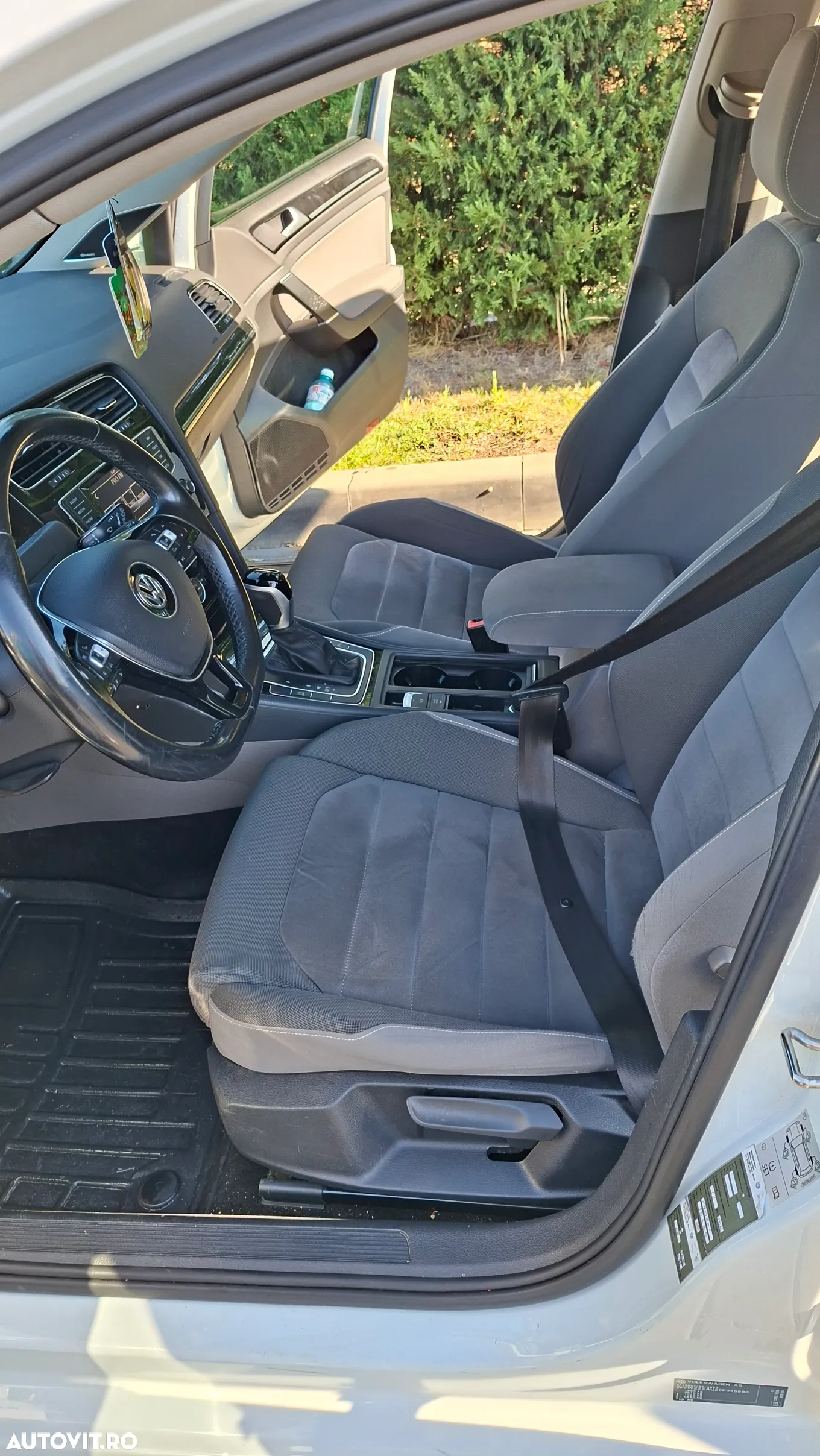 Volkswagen Golf 2.0 TDI DSG BMT Comfortline - 3