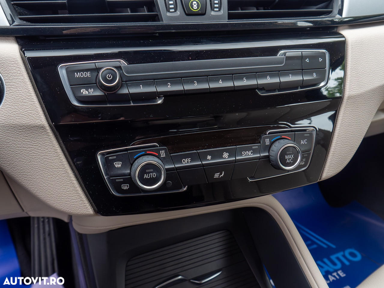 BMW X1 xDrive20d AT - 32