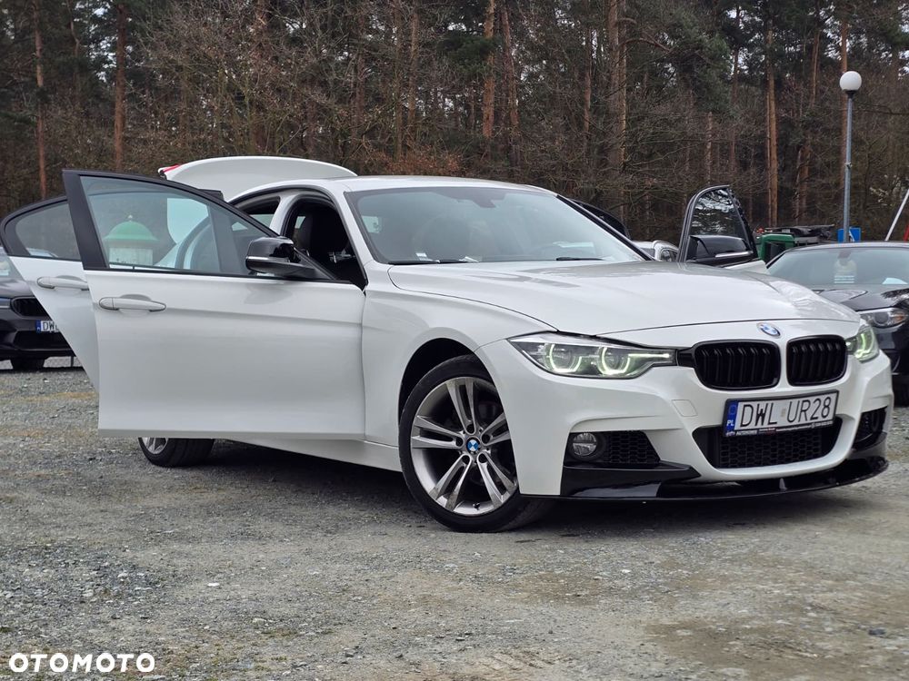 BMW Seria 3 330i Edition M Sport Shadow - 14