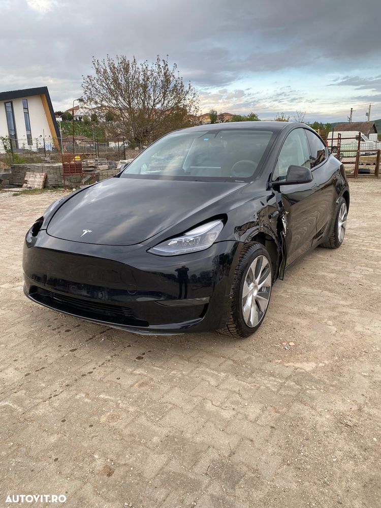 Tesla Model Y RWD - 2
