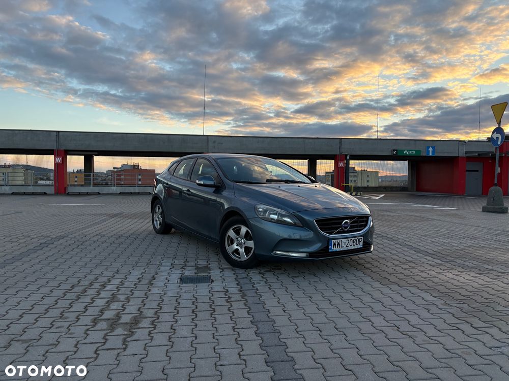 Volvo V40