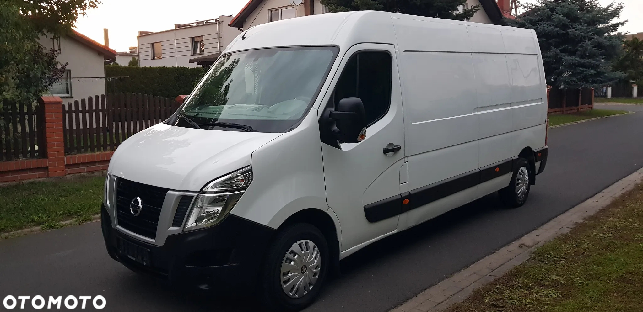 Nissan NV 400 - 2