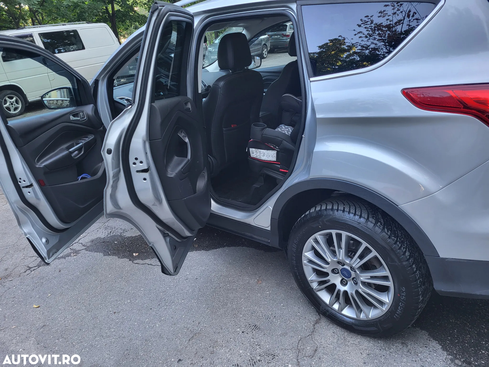 Ford Kuga 2.0 TDCi 4WD Powershift Titanium - 2