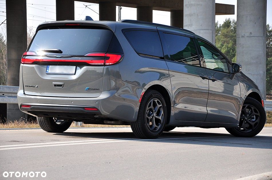 Chrysler Pacifica - 15