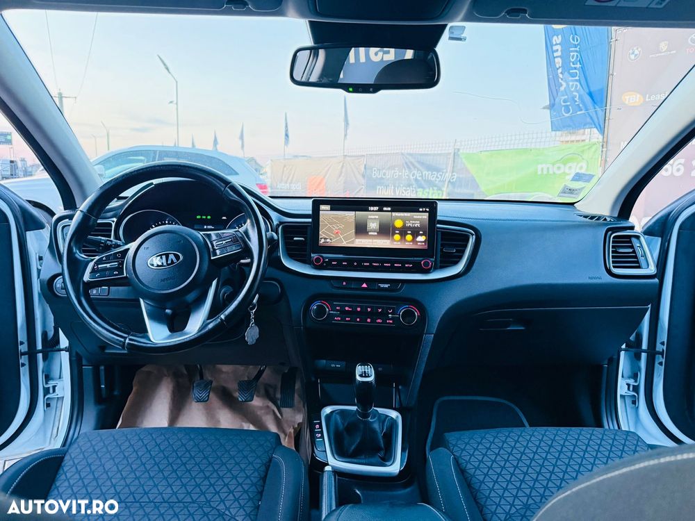 Kia Ceed 1.6 CRDi 136 ISG Dream Team Edition - 5