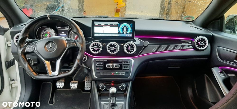 Mercedes-Benz CLA 200 - 12