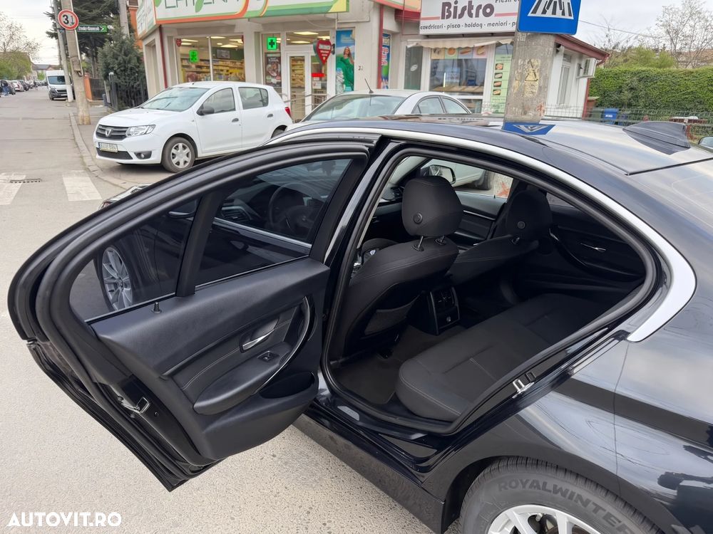 BMW Seria 3 320d Efficient Dynamic Edition Aut. Blue Performan Sport Line - 5