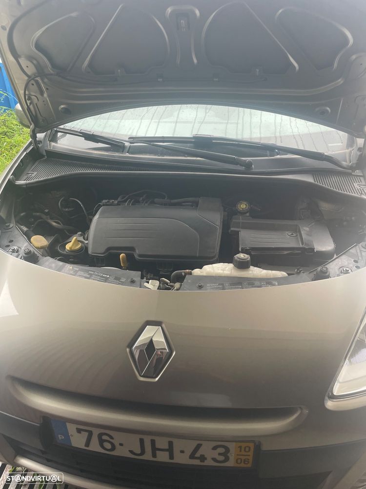 Renault Clio 1.2 16V Confort - 9