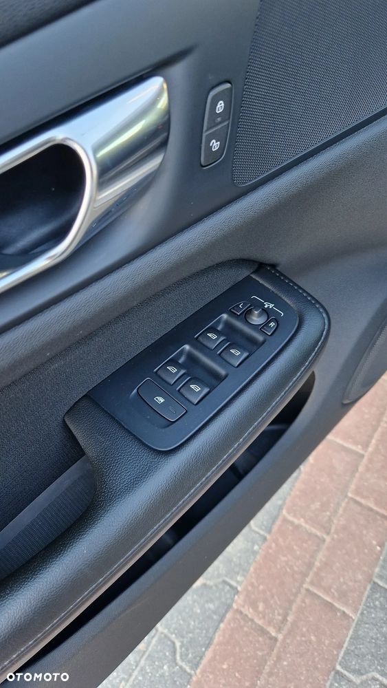 Volvo V60 D3 Momentum Pro - 9