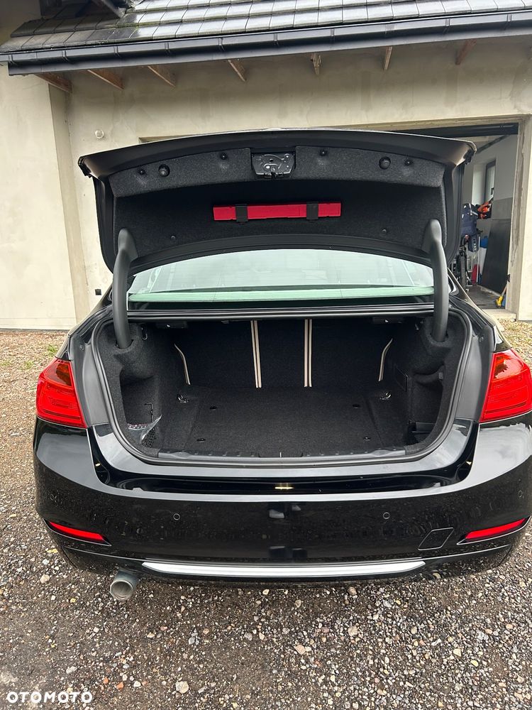 BMW Seria 3 320d - 8
