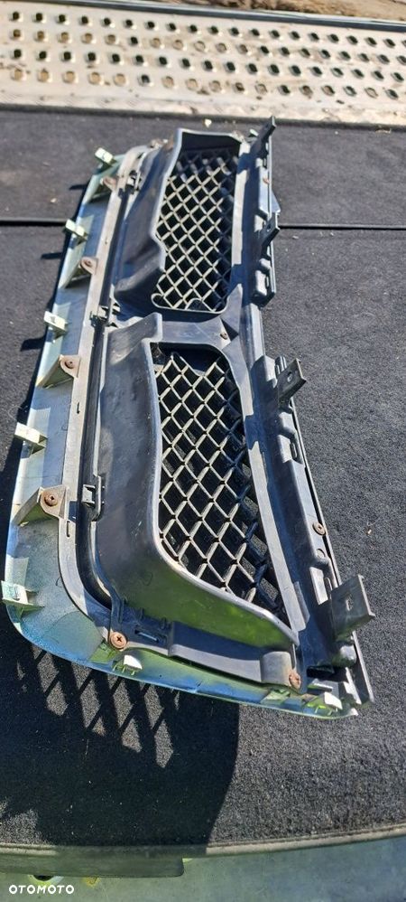 Suzuki Grand Vitara 2 grill atrapa - 2