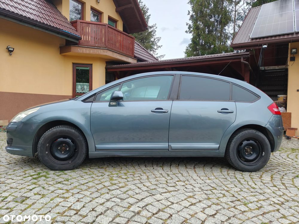 Citroën C4 1.6 16V Confort - 5