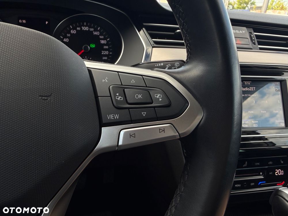 Volkswagen Passat - 19