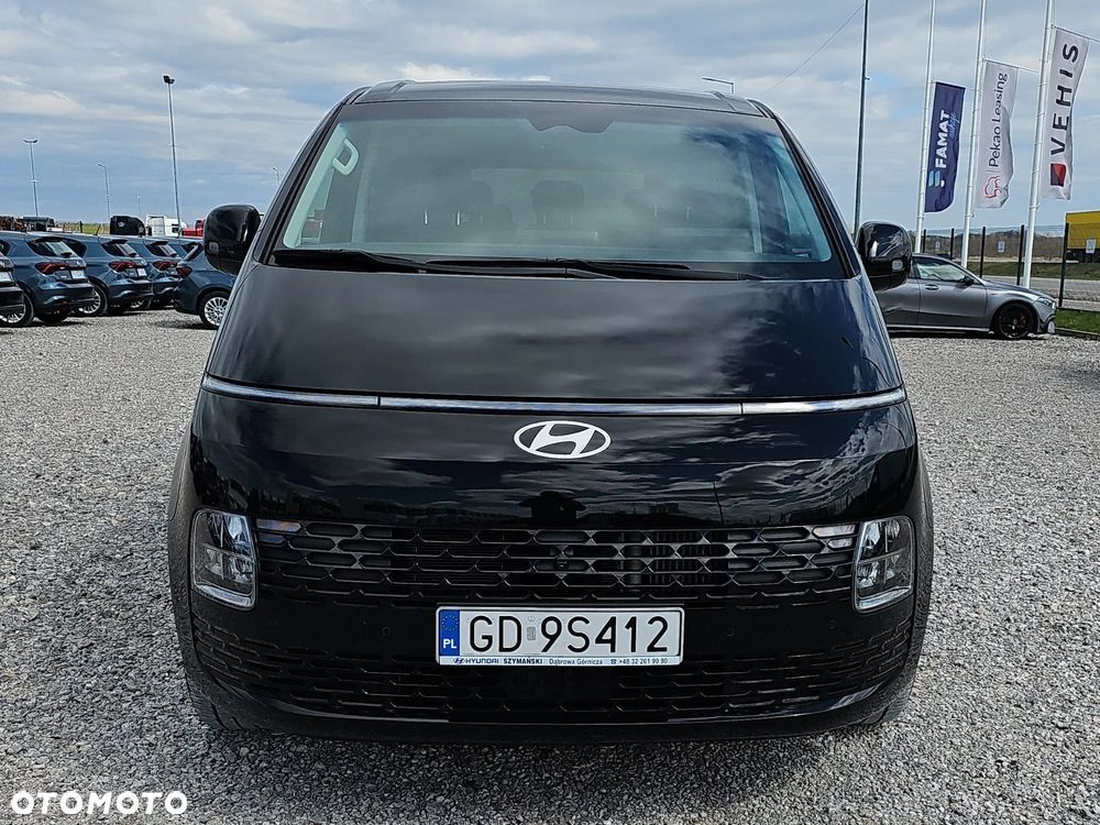 Hyundai Staria - 2