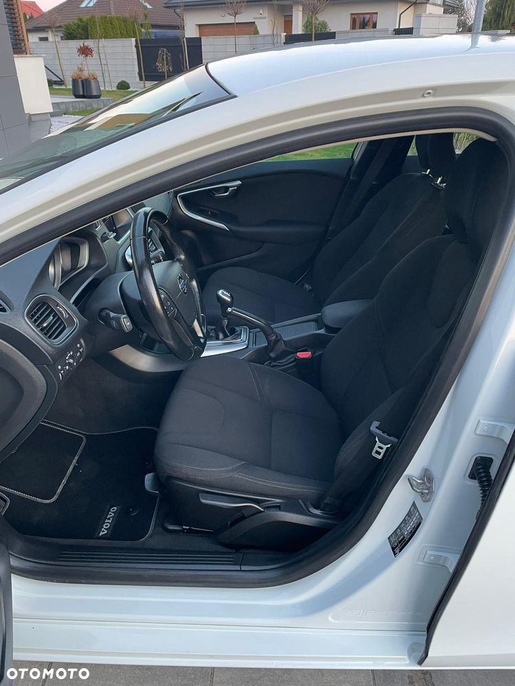 Volvo V40 D2 Summum - 14