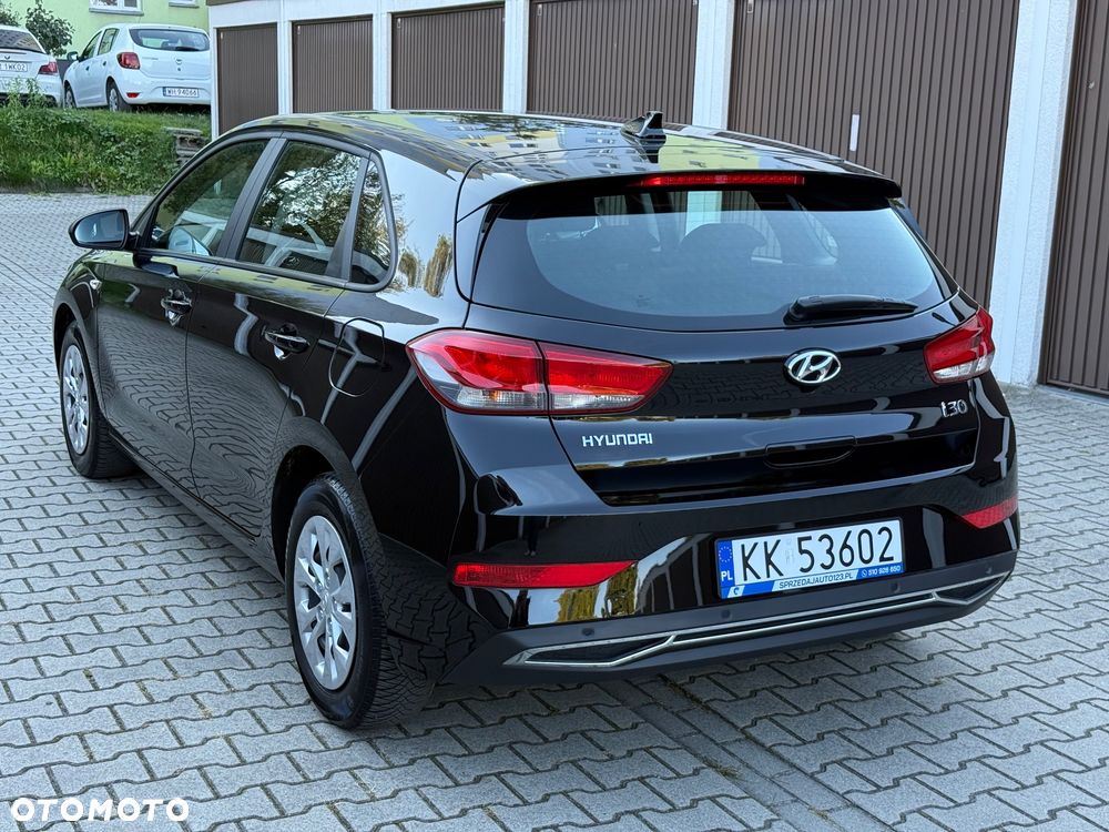 Hyundai i30 1.5 DPI Classic + - 25