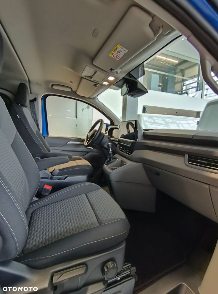 Volkswagen Caravelle - 14