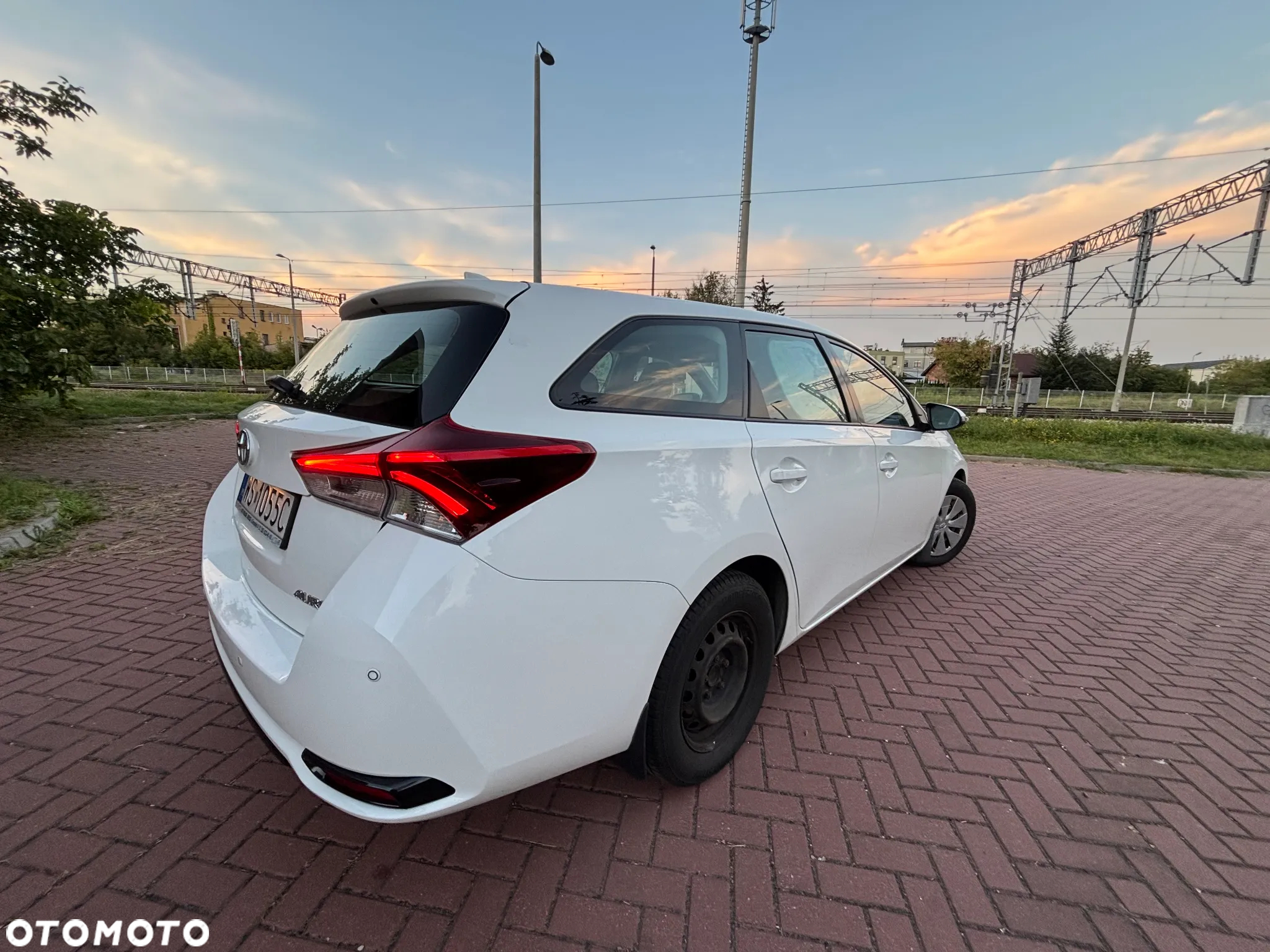 Toyota Auris 1.4 D-4D Active - 5