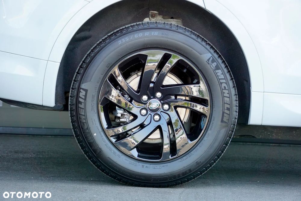 Land Rover Discovery Sport 2.0 D200 mHEV S - 16
