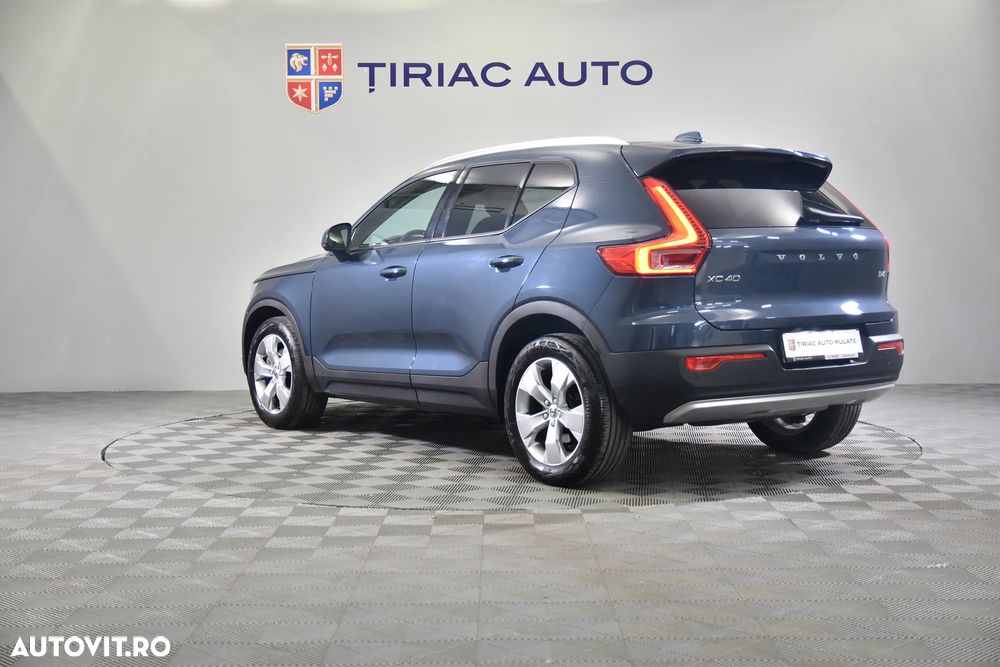 Volvo XC 40 B4 AT8 AWD Mild Hybrid Momentum Pro - 3
