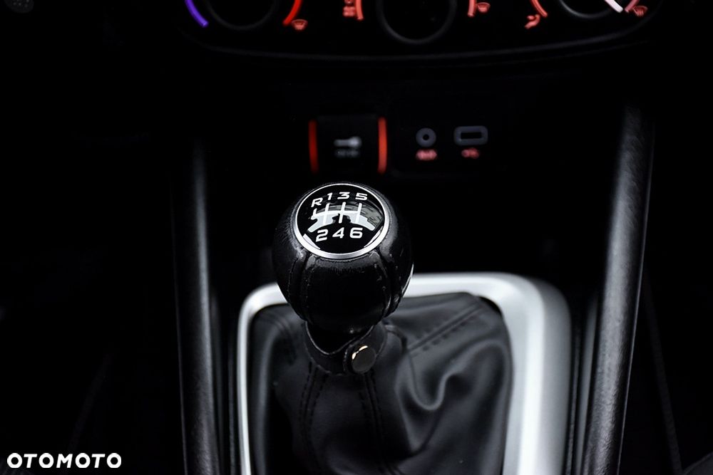 Fiat Tipo 1.4 T-Jet 16v Lounge - 25