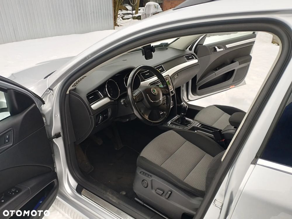 Skoda Superb 2.0 TDI Exclusive - 8