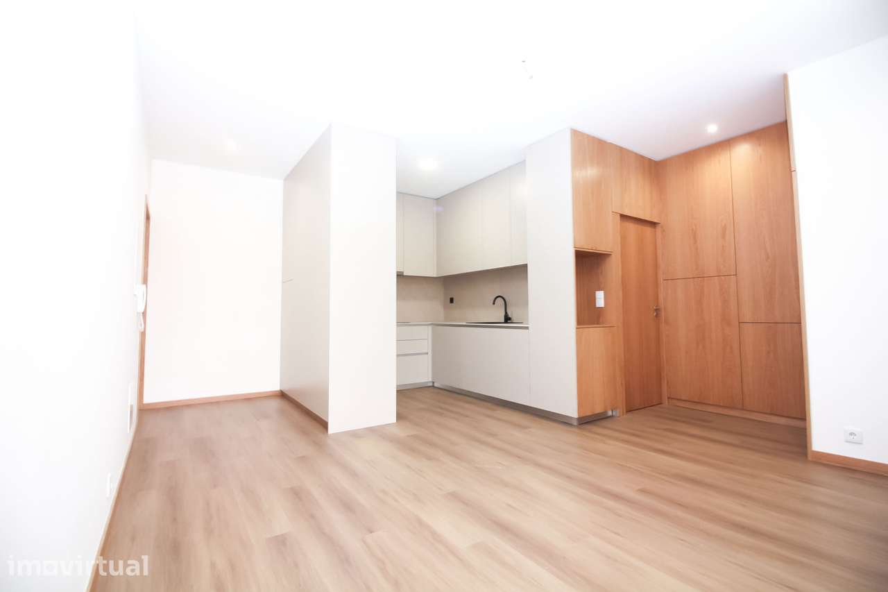 Apartamento T1 em frente a Estação do Metro de Santo Ovídio - Grande imagem: 2/10