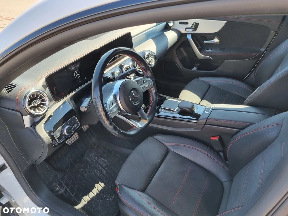 Mercedes-Benz CLA 200 4-Matic 8G-DCT - 4