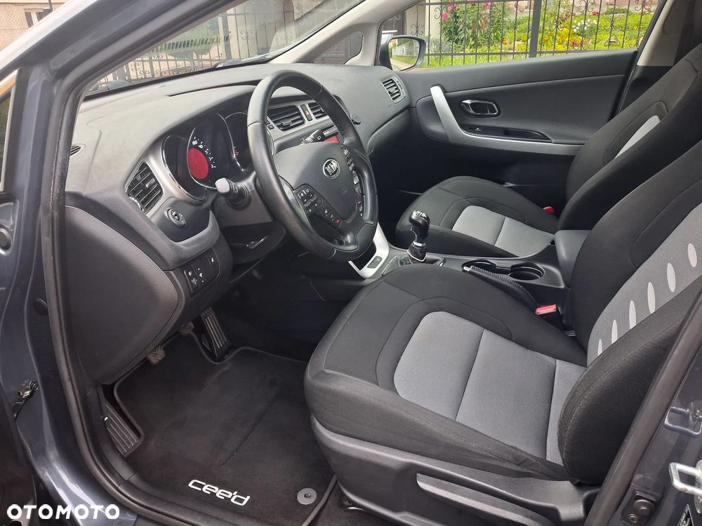 Kia Ceed 1.6 GDI Edition 7 - 17